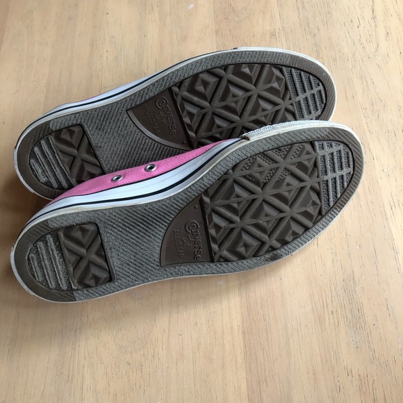 Converse women’s low top shoes size 8 - Picture 4 of 7